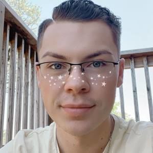 Meet your Posher, Casey